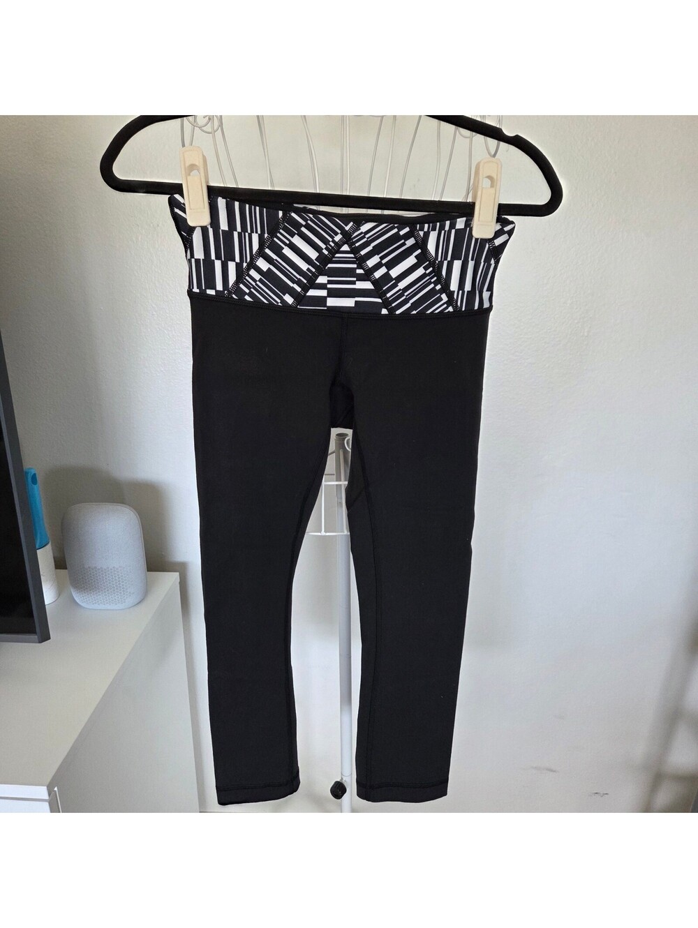 Lululemon Wunder Under Crop Black Leggings Geometric Size 4